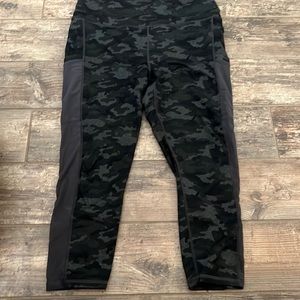Fabletics camo leggings